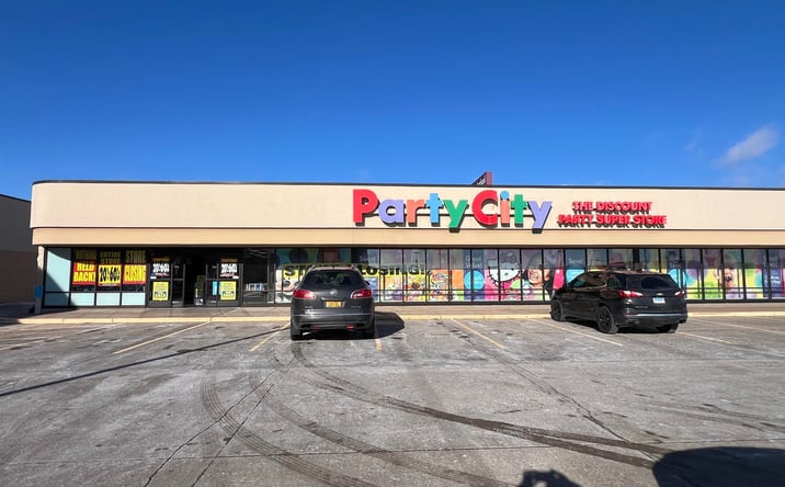 Pictures of Retail, Office property located at 4371 16TH Street, Moline, IL 61265 for lease - image #1