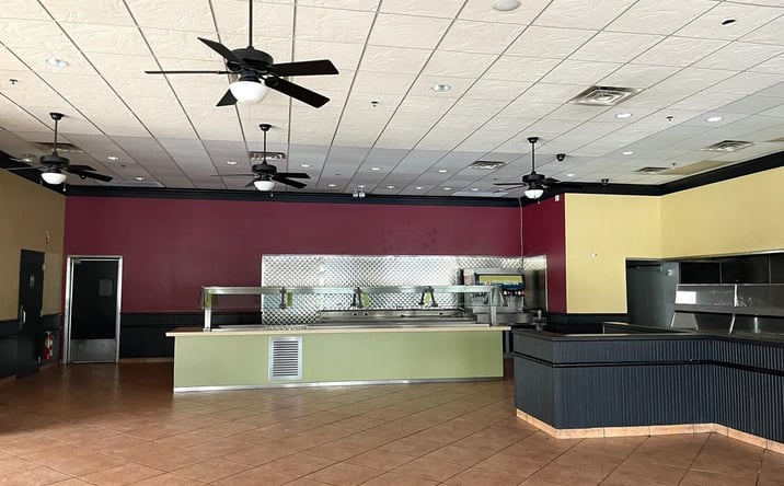 Pictures of Restaurant property located at 4600 Shelbyville Rd, St Matthews, KY 40207 for lease - image #1
