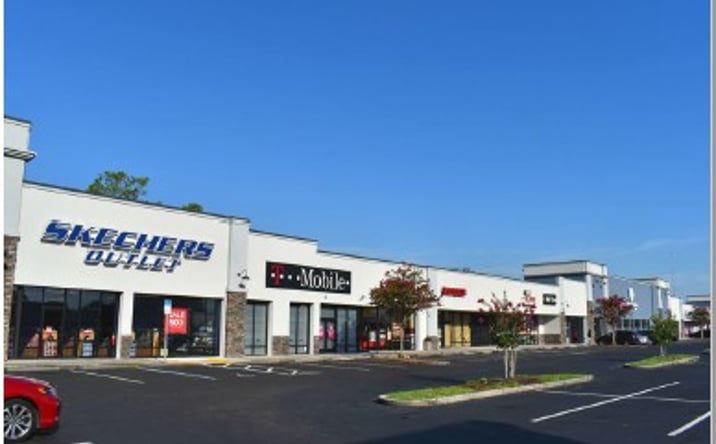 Pictures of Retail property located at 9428 Arlington Expressway, Jacksonville, FL 32225 for lease - image #1