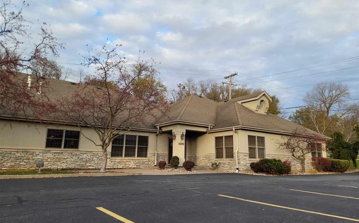 Pictures of Office property located at 4720 38th Ave, Moline, IL 61265 for lease - image #1