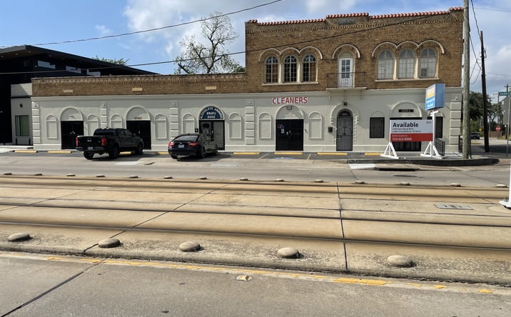 Pictures of Retail property located at 5208 Harrisburg Blvd, Houston, TX 77011 for lease - image #1
