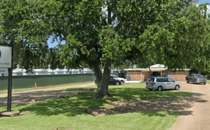 Pictures of Office property located at 1301 Whitney Ave., Gretna, LA 70056 for lease - image #1