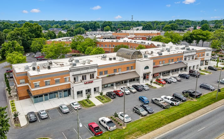 Pictures of Retail property located at 5800 N Sharon Amity Rd, Charlotte, NC 28215 for lease - image #1