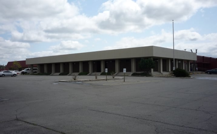 Pictures of Office property located at 707 Robins St, Conway, AR 72034 for lease - image #1