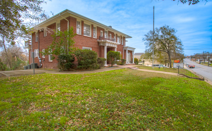 Pictures of Retail, Office, Special Purpose property located at 1414 11th St, Huntsville, TX 77340 for lease - image #1