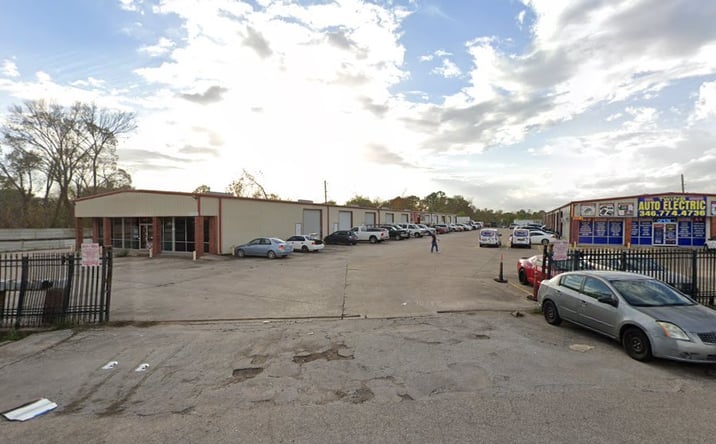 Pictures of Retail, Industrial property located at 11715 Veterans Memorial Dr, Houston, TX 77067 for lease - image #1