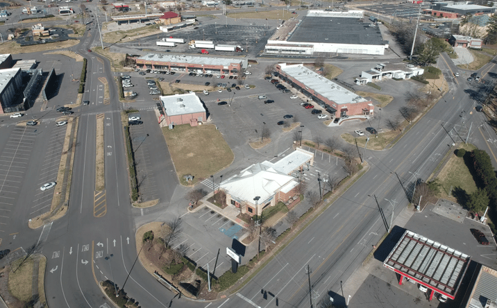 Pictures of Retail property located at 1676 Montclair Rd, Birmingham, AL 35210 for lease - image #1