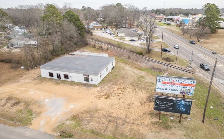 Pictures of Retail, Office property located at 204 Lindbergh Blvd, Starkville, MS 39759 for lease - image #1