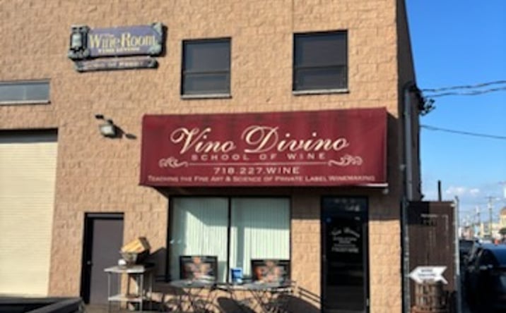 Pictures of Industrial property located at 42 Industrial Loop E, Staten Island, NY 10309 for lease - image #1