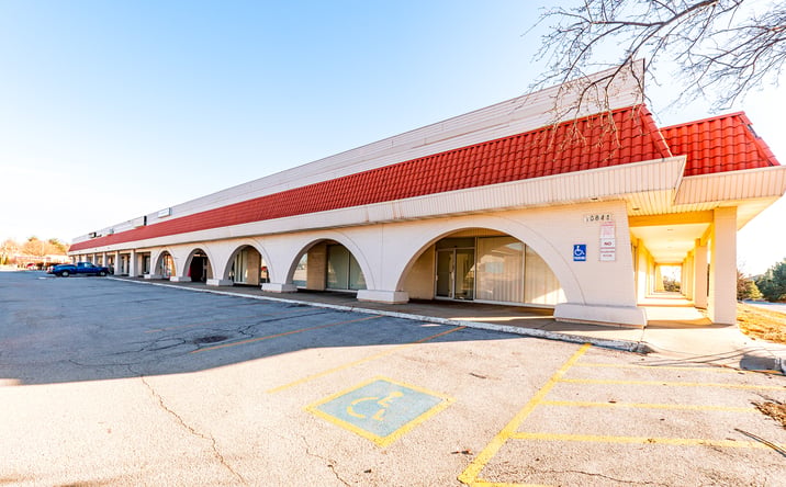 Pictures of Retail property located at 10841 Q St, Omaha, NE 68137 for lease - image #1
