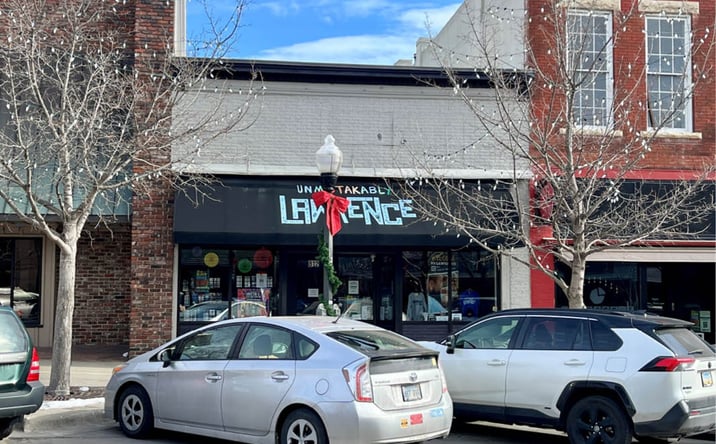 Pictures of Retail property located at 812 Massachusetts St, Lawrence, KS 66044 for lease - image #1