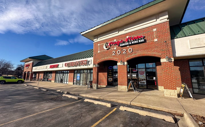Pictures of Retail property located at 2020 US-12, Spring Grove, IL 60081 for lease - image #1