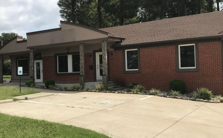 Pictures of Special Purpose property located at 127 Bon Air Circle, Jackson, TN 38305 for lease - image #1
