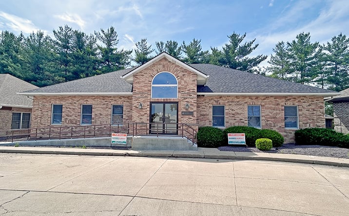 Pictures of Office property located at 4 Sunset Hills Professional Center, Edwardsville, IL 62025 for lease - image #1