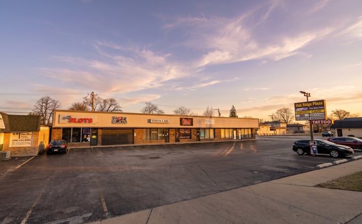 Pictures of Retail property located at 5698 W 111th St, Chicago Ridge, IL 60415 for lease - image #1