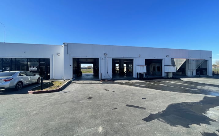 Pictures of Retail, Industrial, Special Purpose property located at 2811 Florin Rd, Sacramento, CA 95822 for lease - image #1