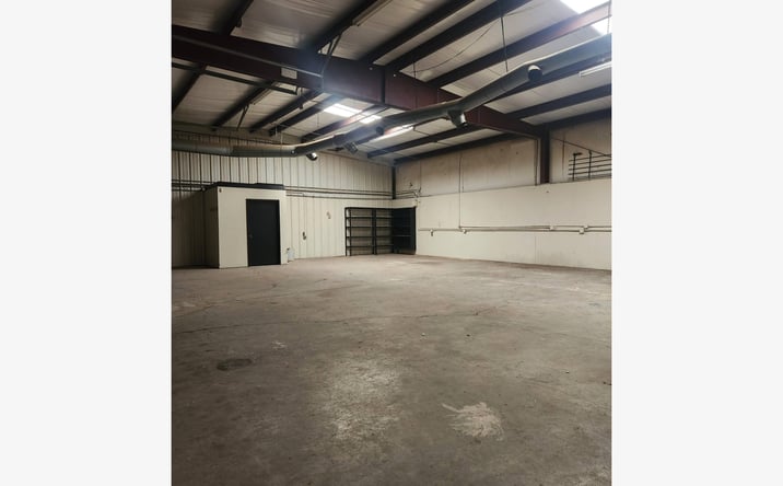Pictures of Industrial property located at 11621 N Santa Fe Ave, Oklahoma City, OK 73114 for lease - image #1