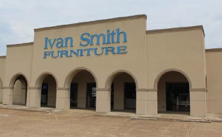 Pictures of Retail property located at 3000 N Main St, Paris, TX 75460 for lease - image #1