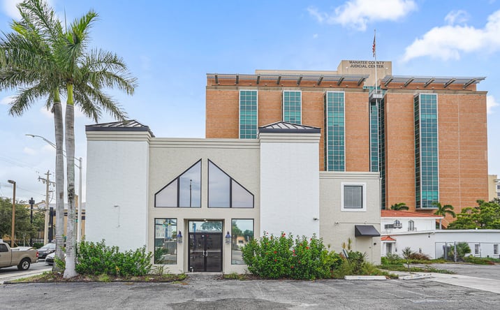 Pictures of Office property located at 524 9th St W, Bradenton, FL 34205 for lease - image #1