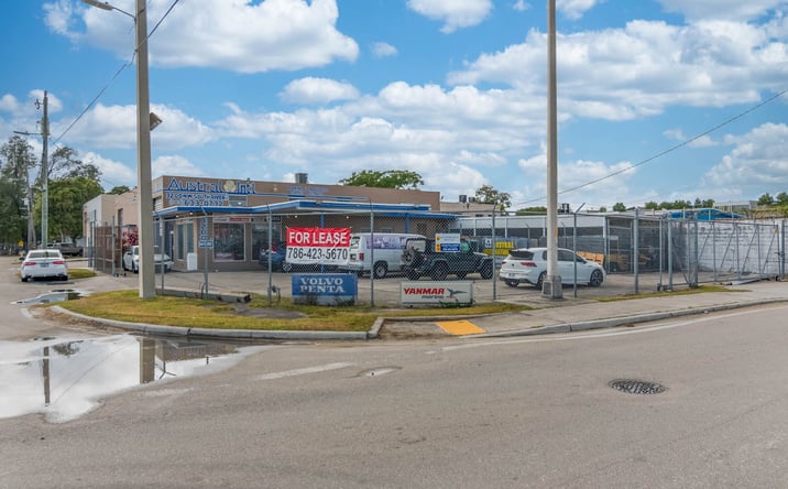 Pictures of Industrial property located at 3200 NW S River Dr, Miami, FL 33142 for lease - image #1