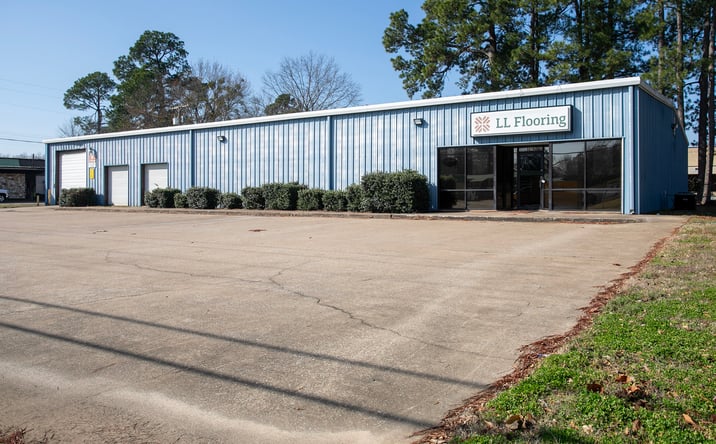 Pictures of Retail, Industrial property located at 3216 W Gentry Pkwy, Tyler, TX 75702 for lease - image #1