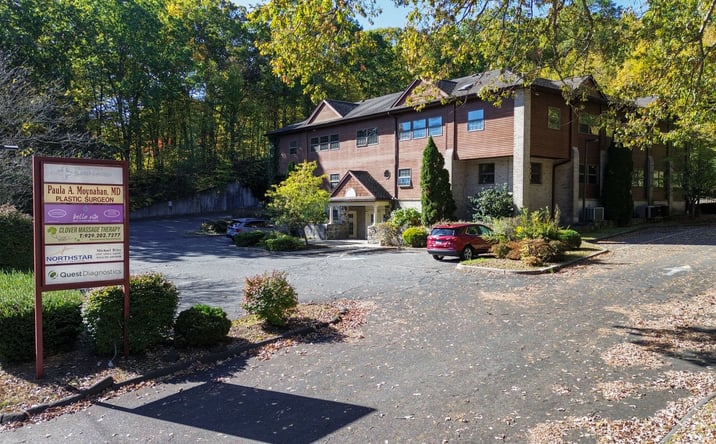 Pictures of Office property located at 687 Straits Turnpike, Middlebury, CT 06762 for lease - image #1