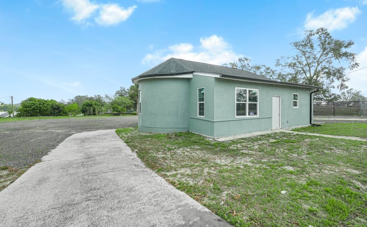 Pictures of Retail, Office property located at 2520 Lake Alfred Rd, Winter Haven, FL 33881 for lease - image #1