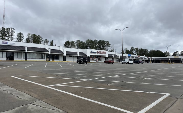 Pictures of Retail, Office property located at 547 N Expy, Griffin, GA 30223 for lease - image #1