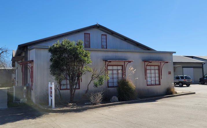 Pictures of Retail, Office, Industrial property located at 113 Salado Plaza Dr, Salado, TX 76571 for lease - image #1