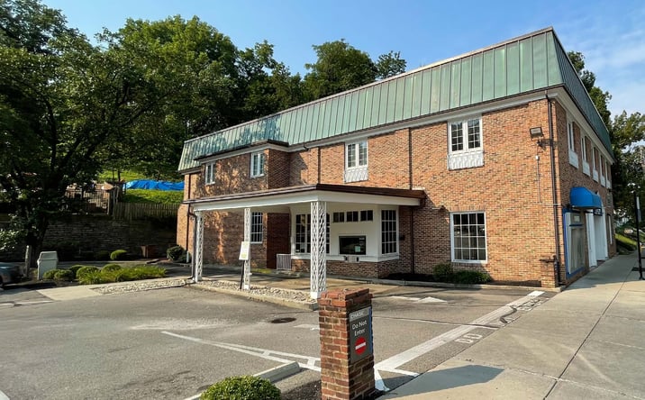 Pictures of Office property located at 822 Delta Ave, Cincinnati, OH 45226 for lease - image #1
