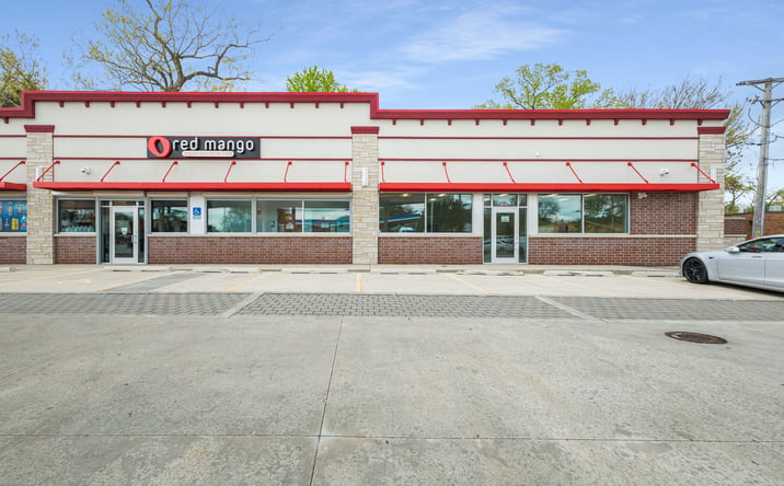 Pictures of Retail, Office, Restaurant property located at 1600 Maple Ave, Lisle, IL 60532 for lease - image #1