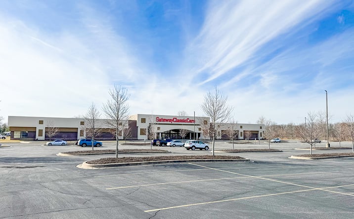 Pictures of Retail property located at 1237 Central Park Dr, O'Fallon, IL 62269 for lease - image #1