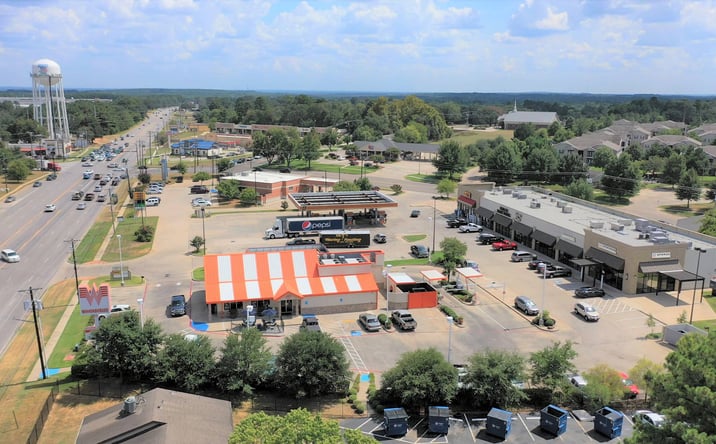 Pictures of Retail property located at 5033 Troup Hwy, Tyler, TX 75707 for lease - image #1