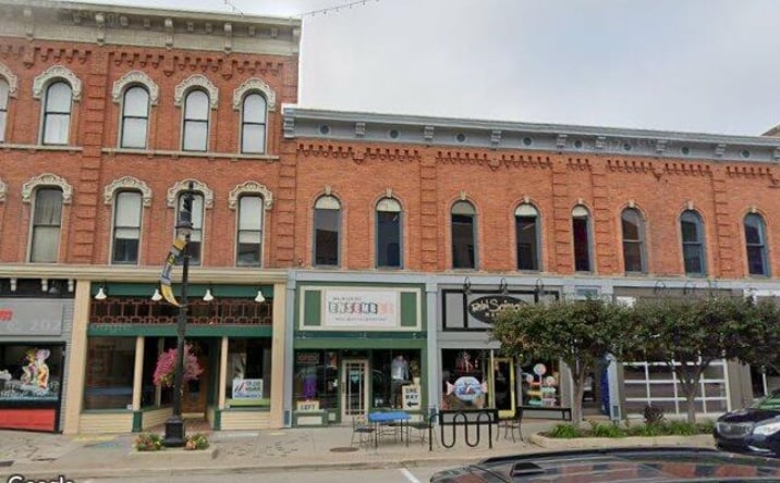Pictures of Retail, Office property located at 207 Huron Ave, Port Huron, MI 48060 for lease - image #1