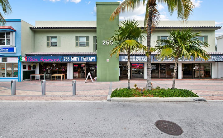 Pictures of Office, Retail property located at 255 Commercial Blvd, Lauderdale-By-The-Sea, FL 33308 for lease - image #1