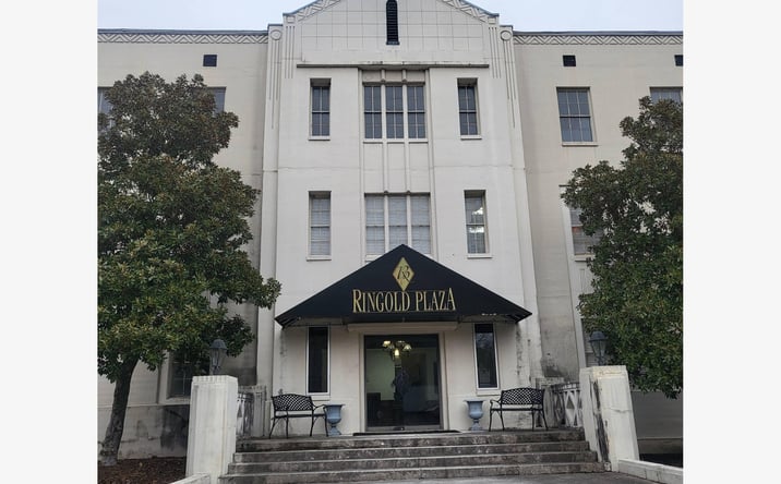 Pictures of Office property located at 2208 Ringold St, Guntersville, AL 35976 for lease - image #1