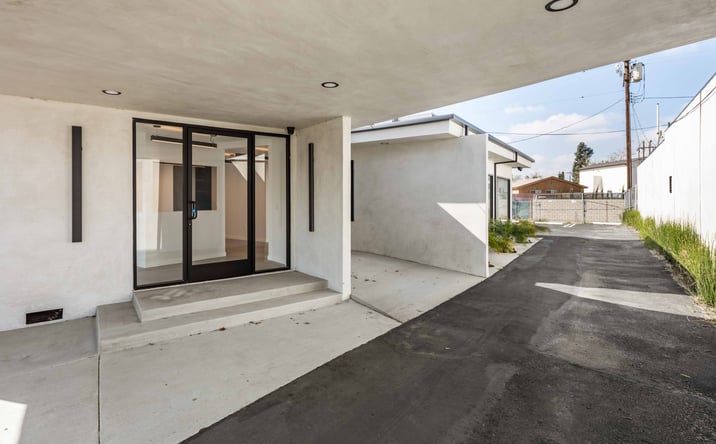Pictures of Retail, Office property located at 8809 Sunland Blvd, Los Angeles, CA 91352 for lease - image #1