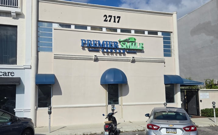 Pictures of Retail, Office, Special Purpose property located at 2717 E Oakland Park Blvd, Fort Lauderdale, FL 33306 for lease - image #1