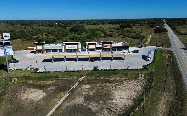 Pictures of Retail, Office, Restaurant property located at 17922 TX-35, West Columbia, TX 77486 for lease - image #1