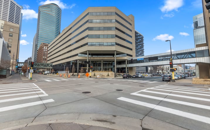 Pictures of Retail, Office property located at 330 2nd Ave S, Minneapolis, MN 55401 for lease - image #1