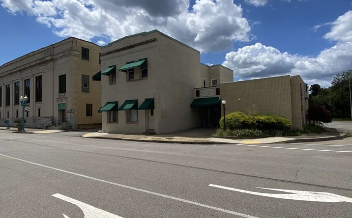 Pictures of Office property located at 415 Chartiers Ave, Carnegie, PA 15106 for lease - image #1