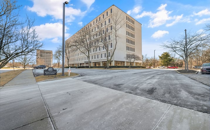 Pictures of Office property located at 3103 Executive Pkwy, Toledo, OH 43606 for lease - image #1