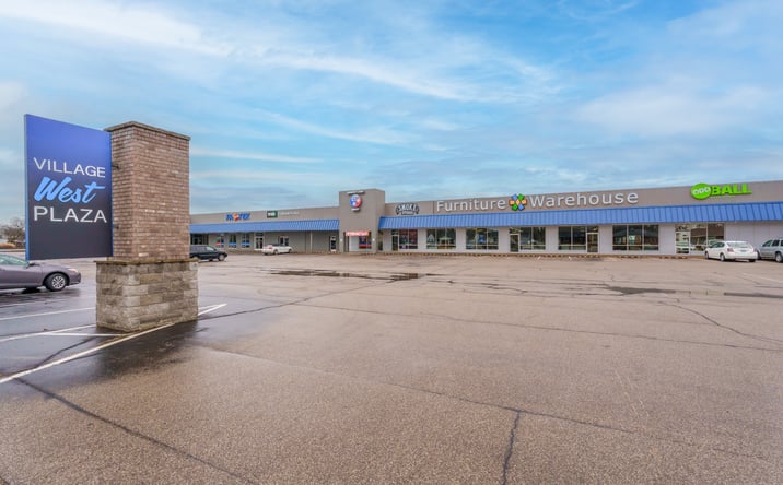 Pictures of Retail property located at 1320 Carter Rd, Owensboro, KY 42301 for lease - image #1