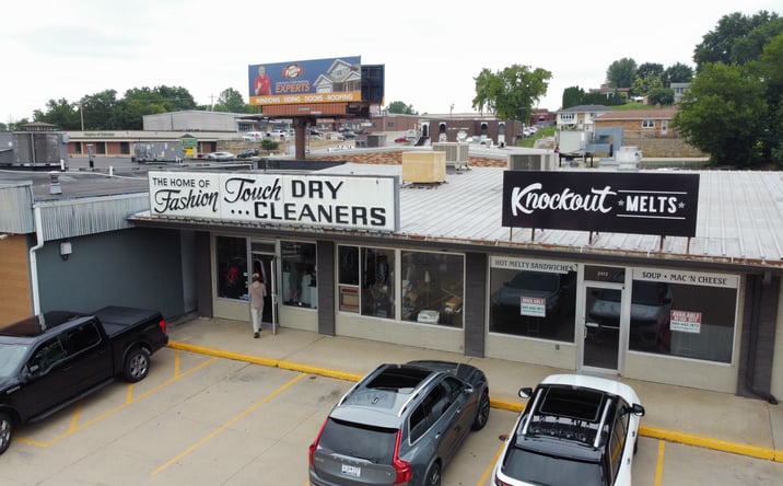 Pictures of Retail, Restaurant property located at 3412 Pennsylvania Ave, Dubuque, IA 52002 for lease - image #1