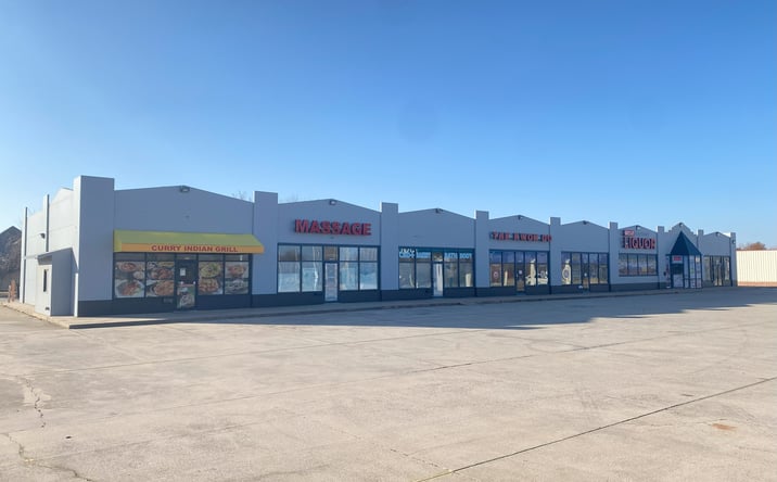 Pictures of Retail property located at 8290 NW 39th Expy, Bethany, OK 73008 for lease - image #1