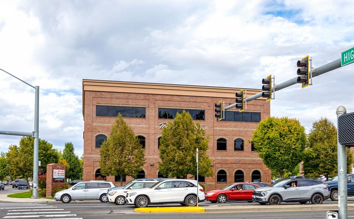 Pictures of Office property located at 1311 E Barnett Rd, Medford, OR 97504 for lease - image #1