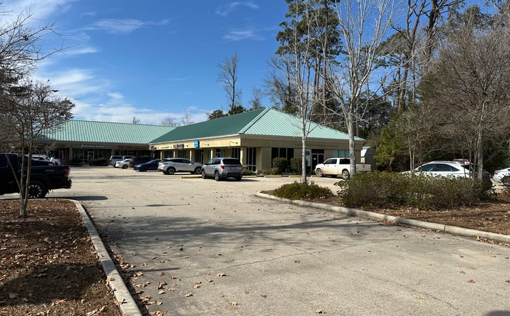 Pictures of Retail property located at 1600 W Causeway Approach, Mandeville, LA 70471 for lease - image #1