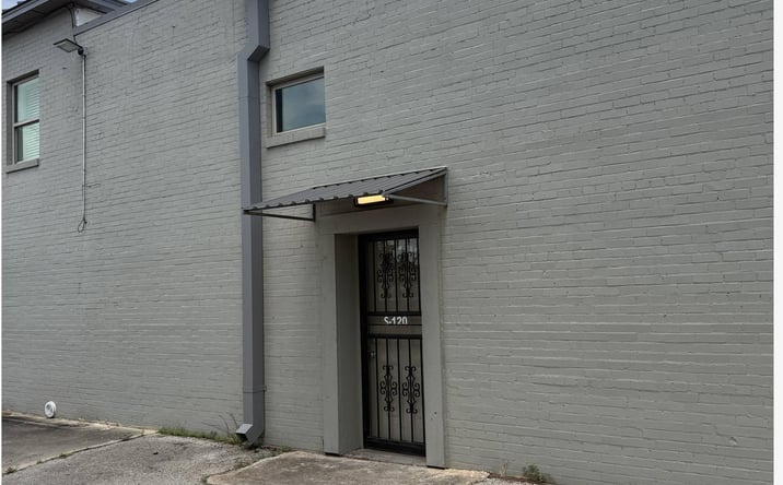 Pictures of Office property located at 112 S College Ave, Cleveland, TX 77327 for lease - image #1
