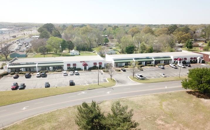 Pictures of Retail, Office, Restaurant property located at 2699 Sandlin Rd SW, Decatur, AL 35601 for lease - image #1