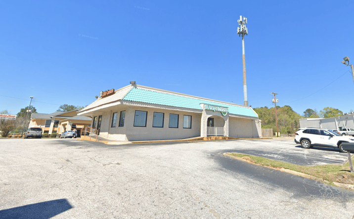 Pictures of Restaurant property located at 2975 US-280, Alexander City, AL 35010 for lease - image #1
